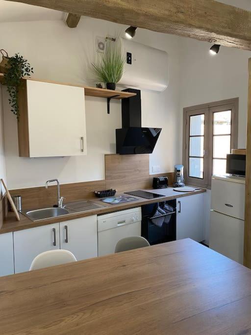 Le Petit Loft Des Halles Безьє Екстер'єр фото